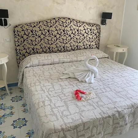 Nonno Francesco Nocleg ze śniadaniem 4*